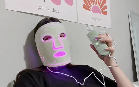 Can Red Light Therapy Really Calm Rosacea? Best At-Home Devices in 2025